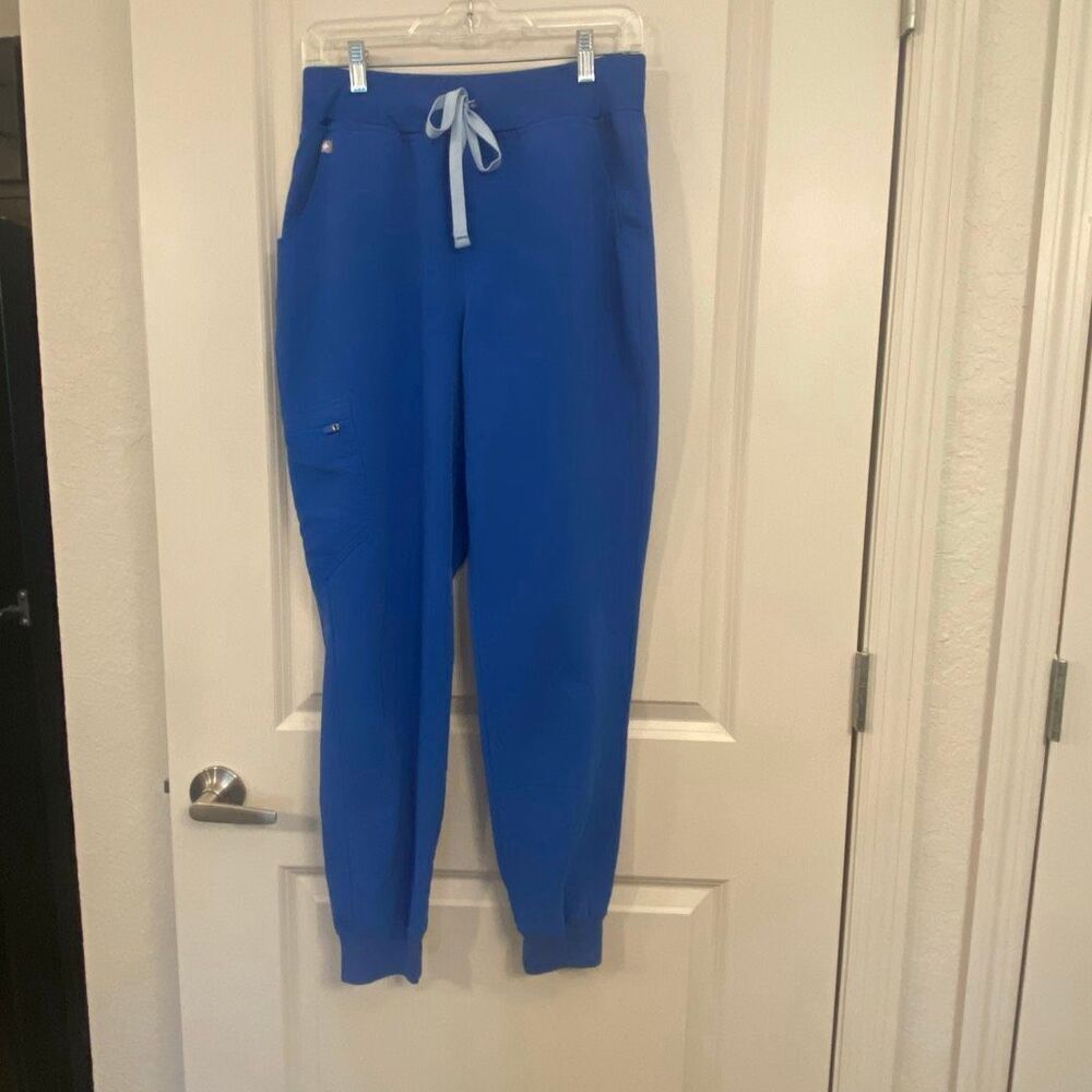 Figs scrub, joggers, women’s size medium